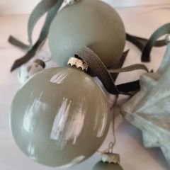 DIY | Upcycled Christmas Ornaments | Paint Refresh