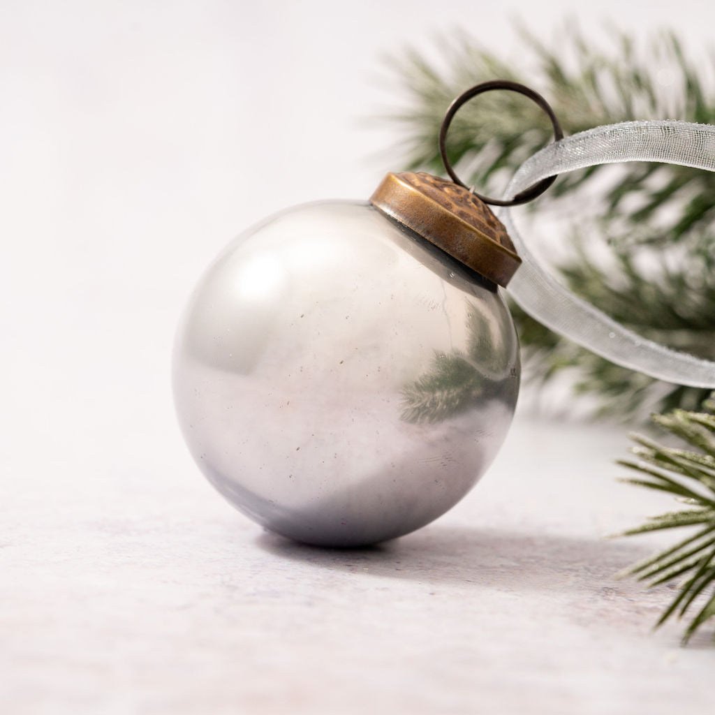 Glass Pearlescent Bauble | Smoke | Medium